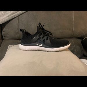 Nike Acalme Sneakers